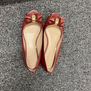 Tory Burch flats 6.5 maroon color